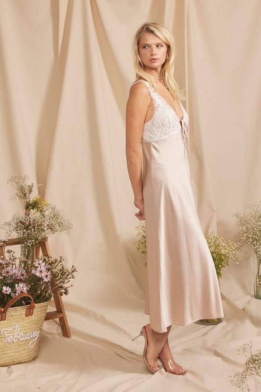 Perfect Day Midi Dress in Champagne