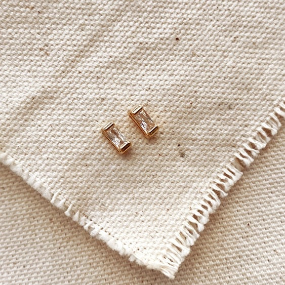 Rare Find Stud Earrings in Gold