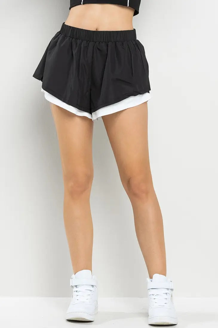Get Moving Shorts in Black/White