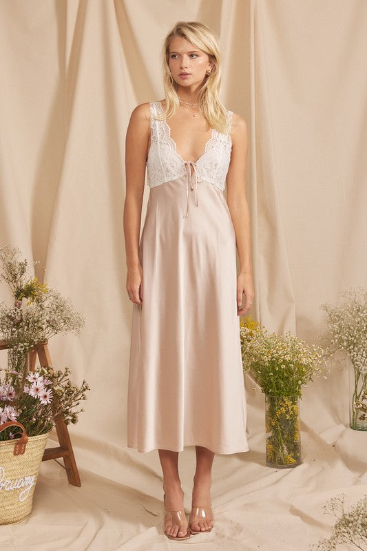 Perfect Day Midi Dress in Champagne