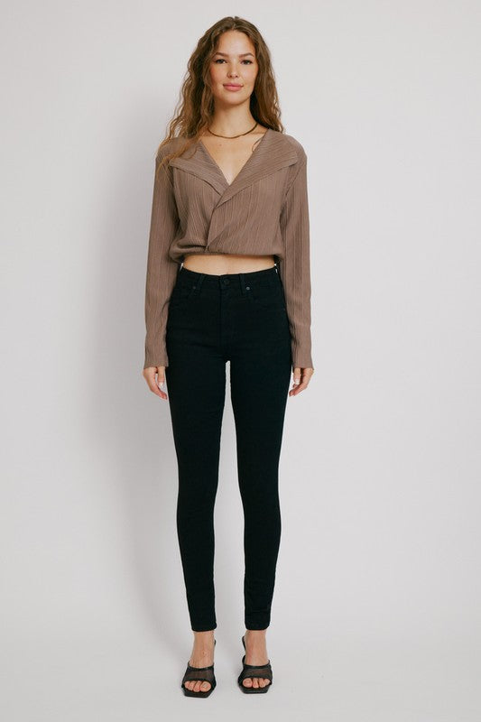 Smooth Things Over Skinny Jeans in Black