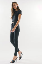 Catch The Vibe Skinny Jeans in Black